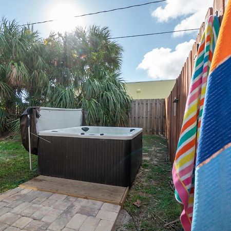 Heart Of The Waves - 3Br & 2Ba Beach Retreat - New Hot Tub - Outside Patio With Grill & Seating, Steps To Fun! Μελβούρνη Εξωτερικό φωτογραφία