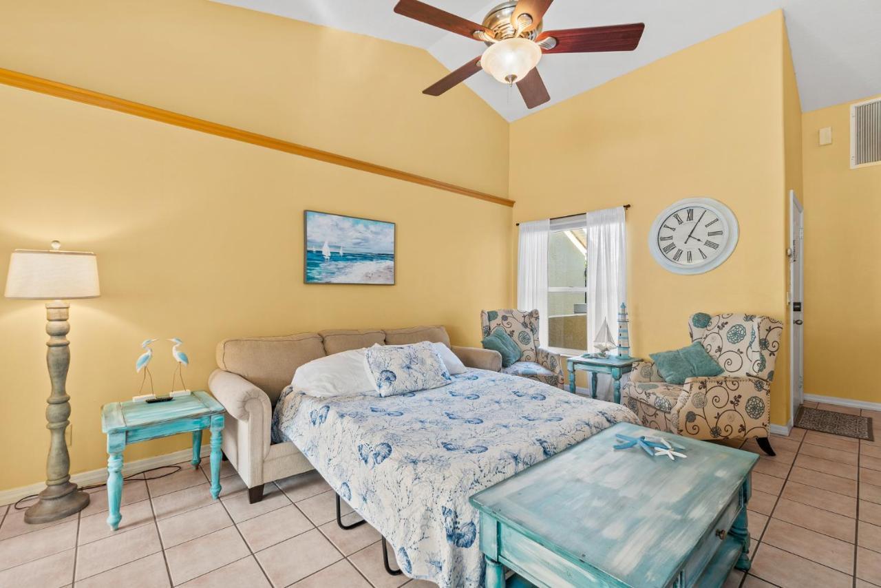 Heart Of The Waves - 3Br & 2Ba Beach Retreat - New Hot Tub - Outside Patio With Grill & Seating, Steps To Fun! Μελβούρνη Εξωτερικό φωτογραφία