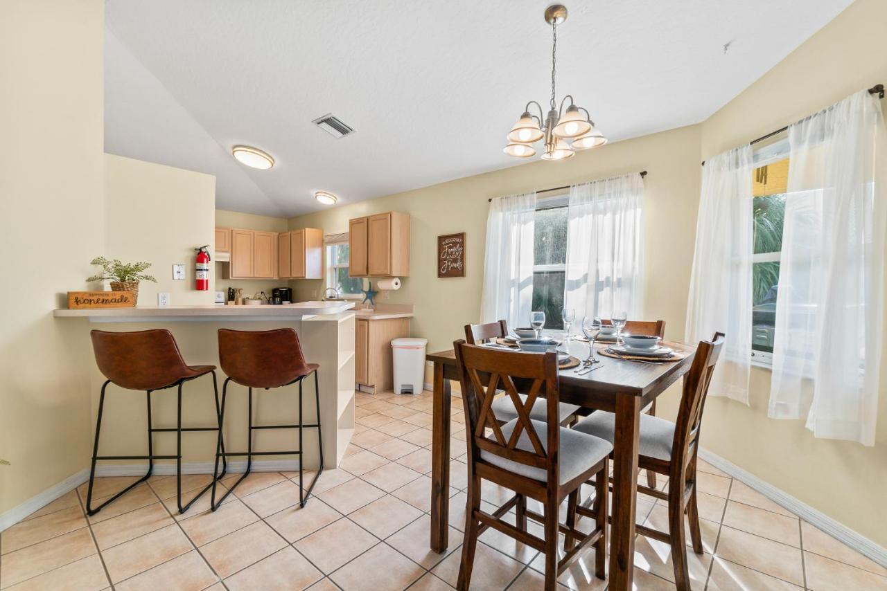 Heart Of The Waves - 3Br & 2Ba Beach Retreat - New Hot Tub - Outside Patio With Grill & Seating, Steps To Fun! Μελβούρνη Εξωτερικό φωτογραφία