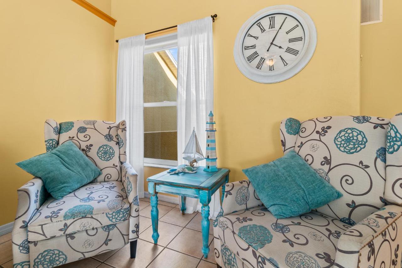 Heart Of The Waves - 3Br & 2Ba Beach Retreat - New Hot Tub - Outside Patio With Grill & Seating, Steps To Fun! Μελβούρνη Εξωτερικό φωτογραφία